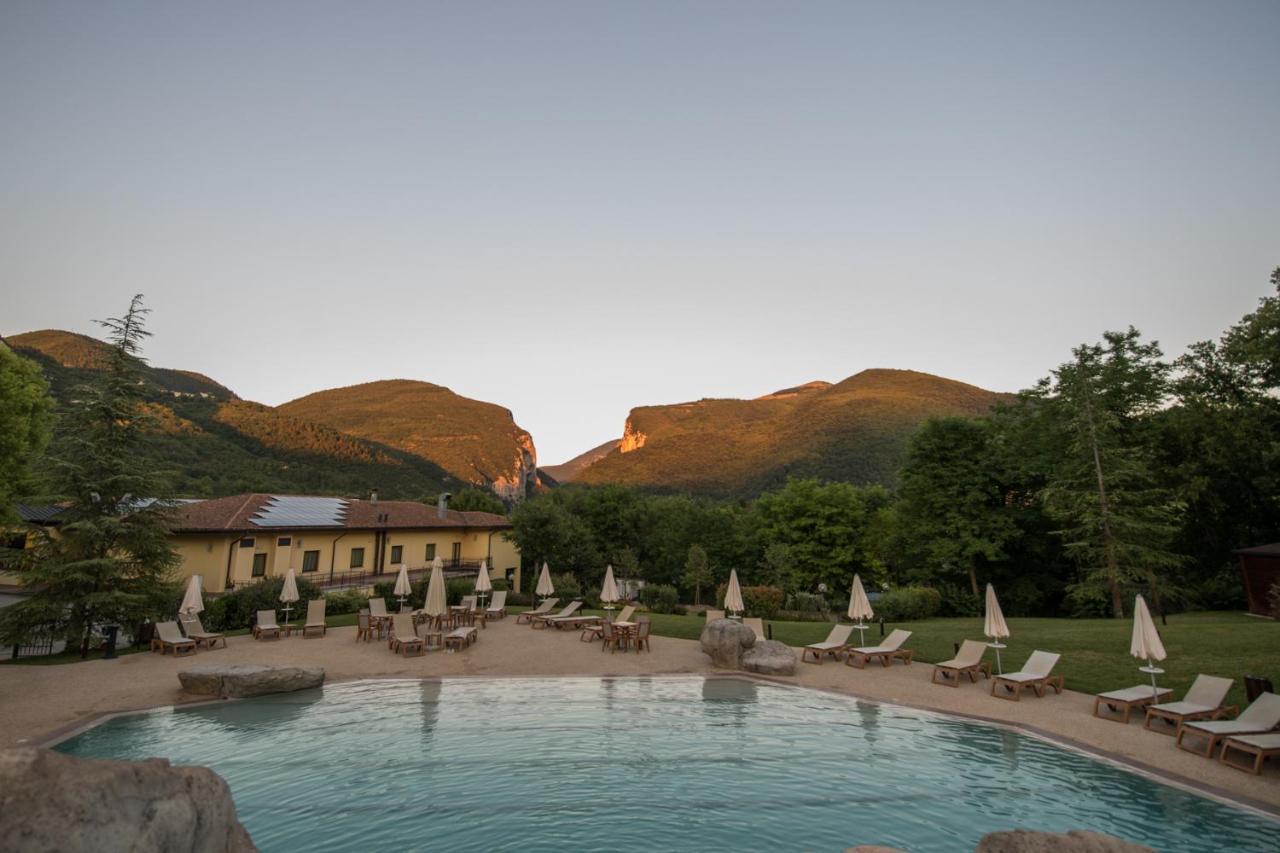 Hotel Le Grotte Genga  Esterno foto