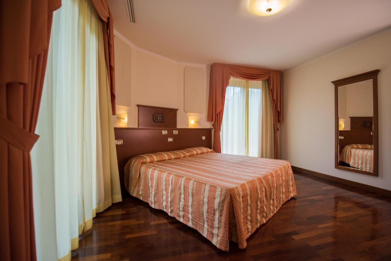 Hotel Le Grotte Genga  Esterno foto