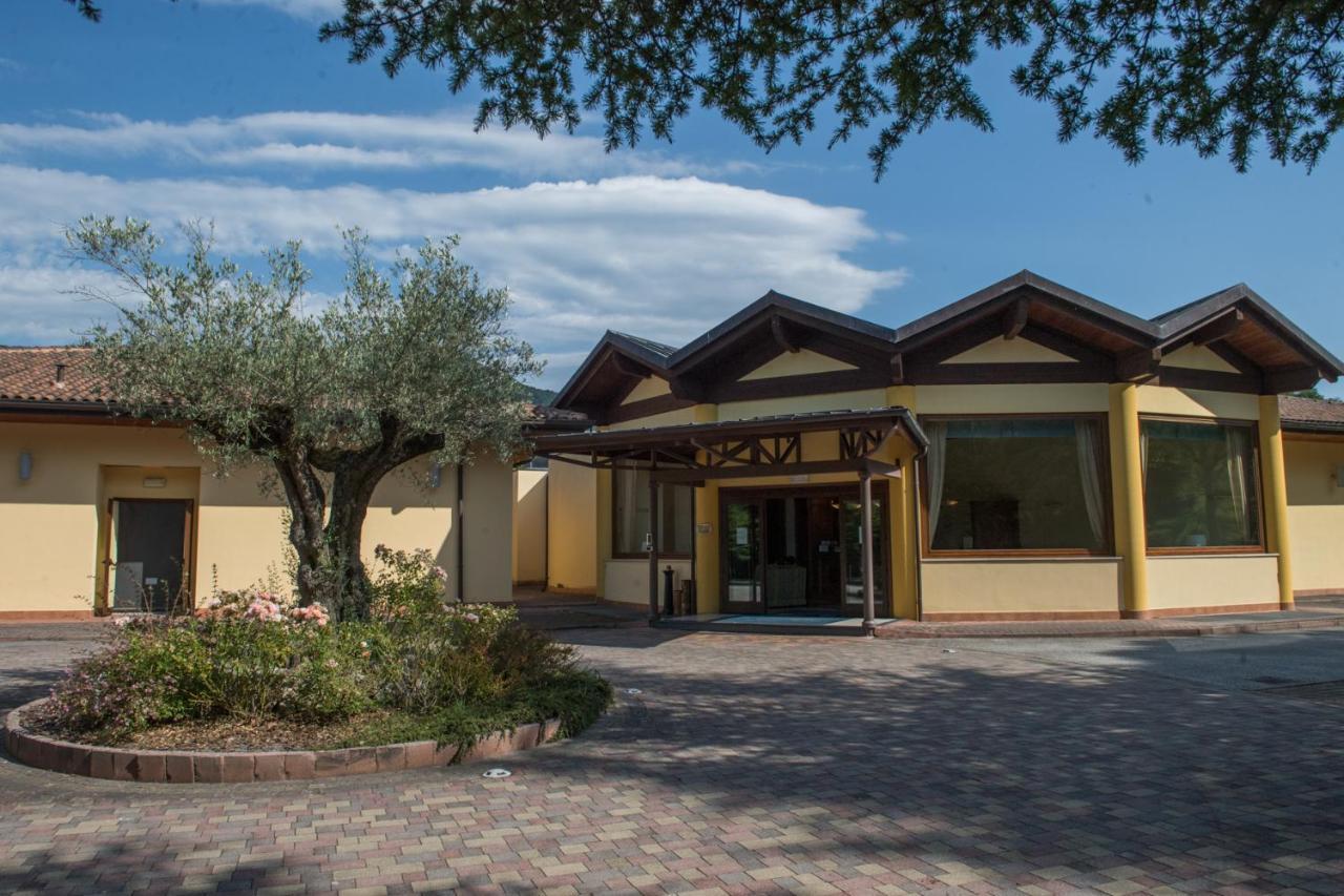 Hotel Le Grotte Genga  Esterno foto