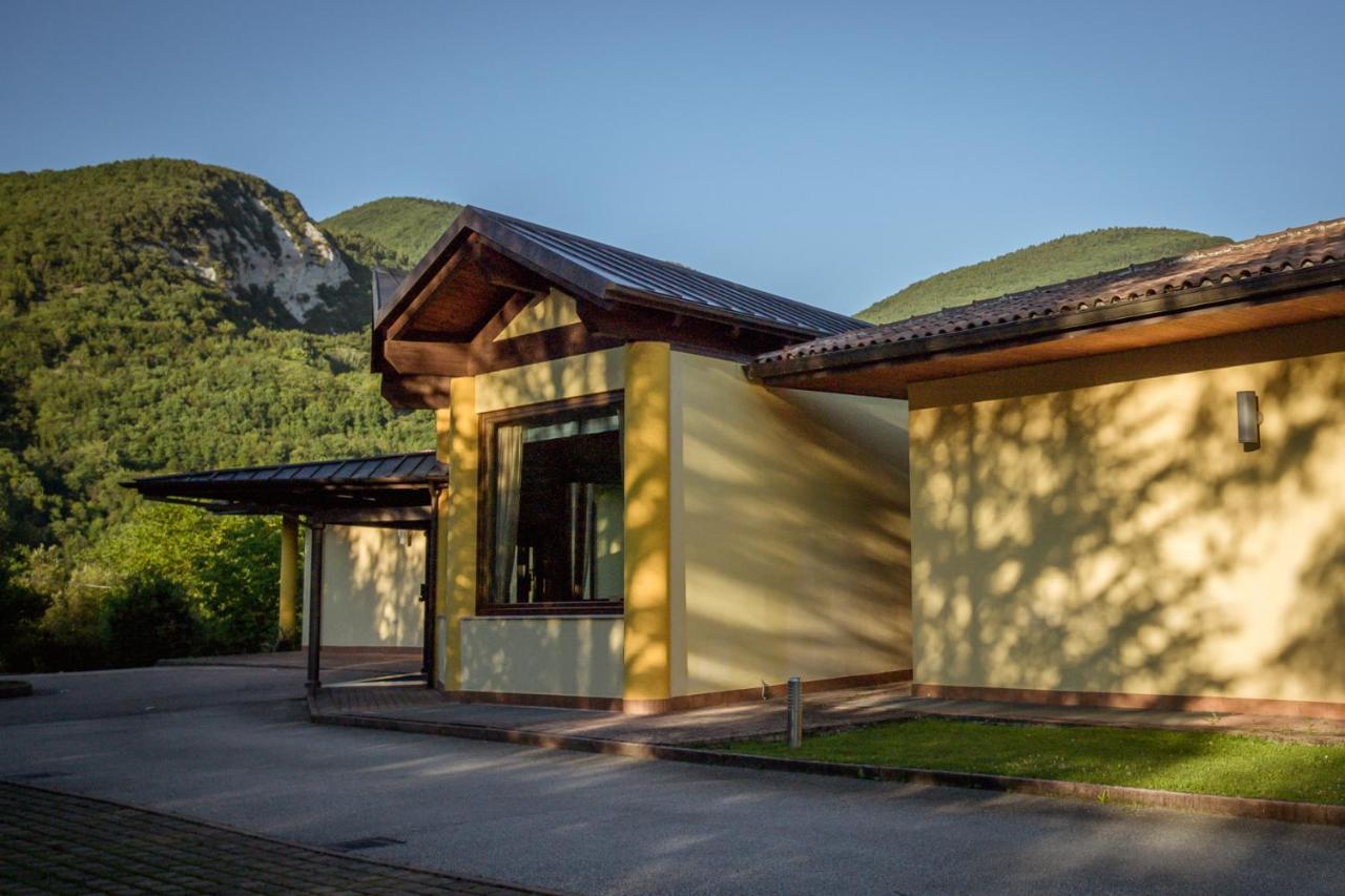 Hotel Le Grotte Genga  Esterno foto