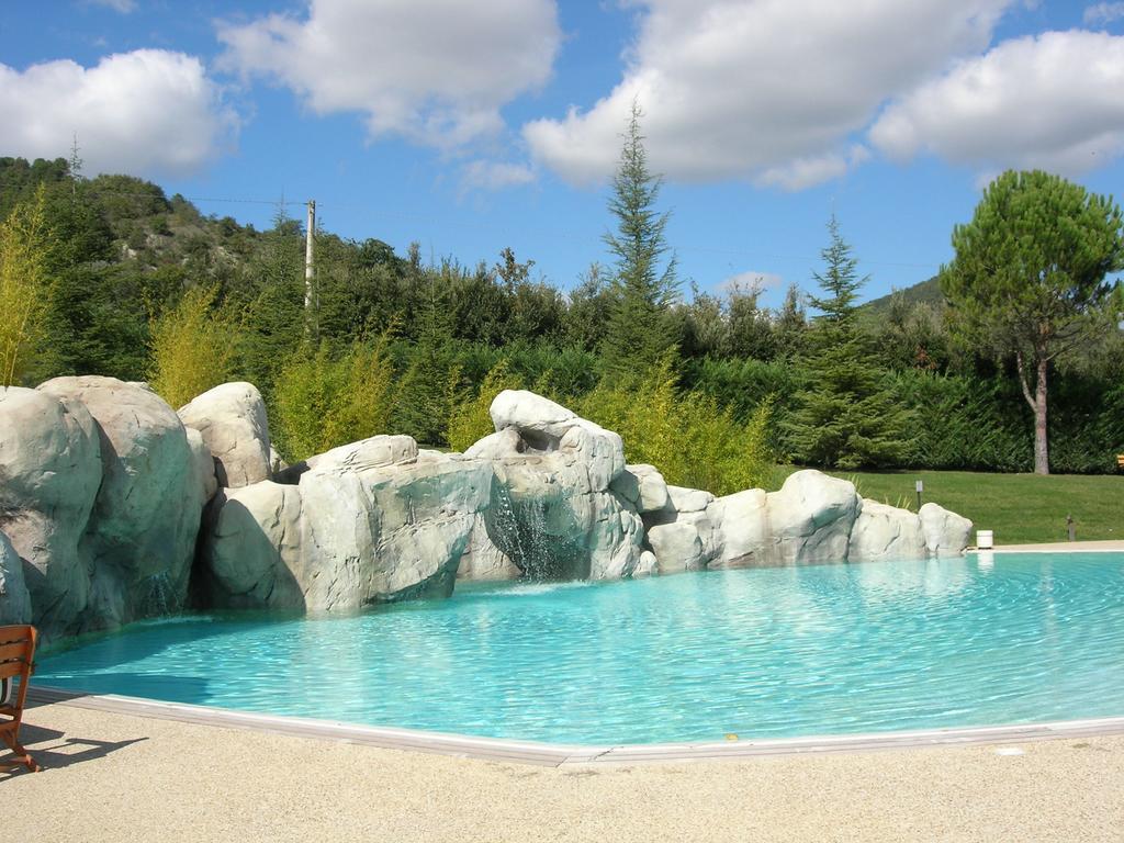 Hotel Le Grotte Genga  Esterno foto
