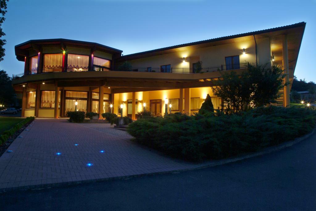 Hotel Le Grotte Genga  Esterno foto