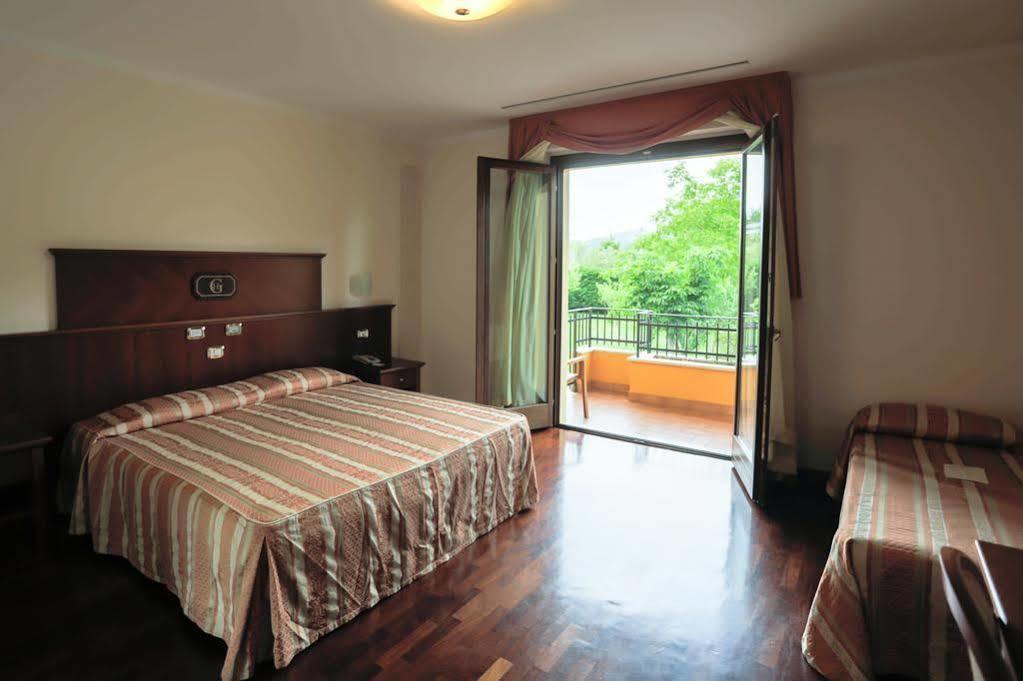 Hotel Le Grotte Genga  Esterno foto